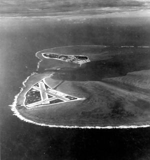 Pacific war midway Aerial view of Midway Atoll on 24 November 1941 (80-G-451086) med.jpg